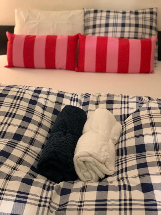 Hostel Lovely Rooms, City Center, Shared Bathroom, Windows To Corridor 빌라흐 외부 사진