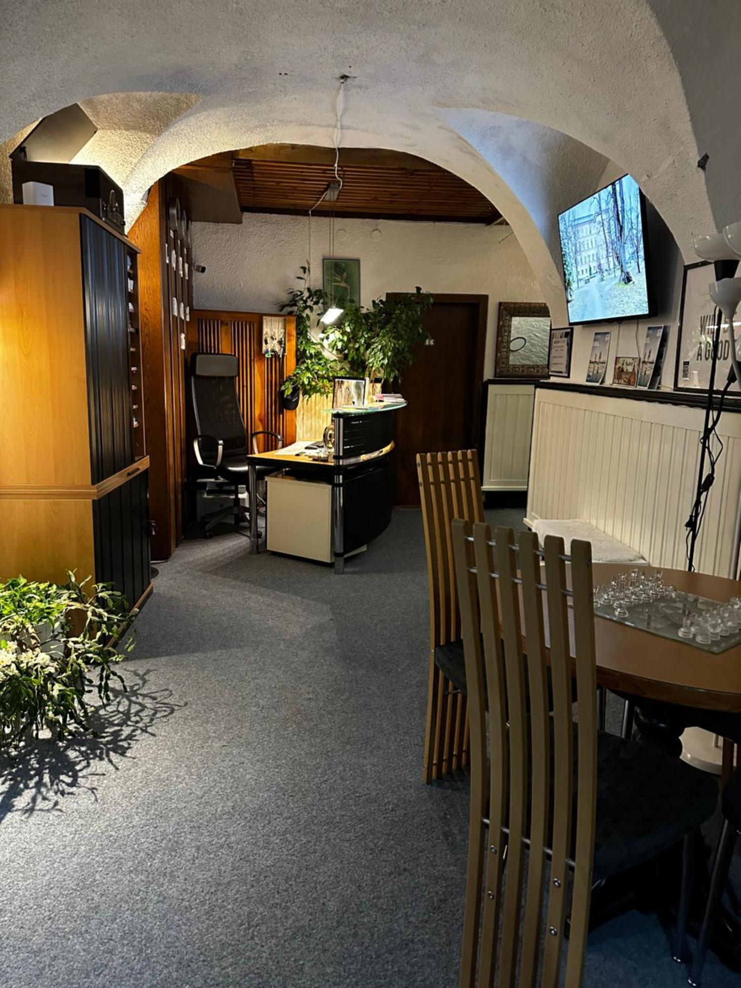 Hostel Lovely Rooms, City Center, Shared Bathroom, Windows To Corridor 빌라흐 외부 사진